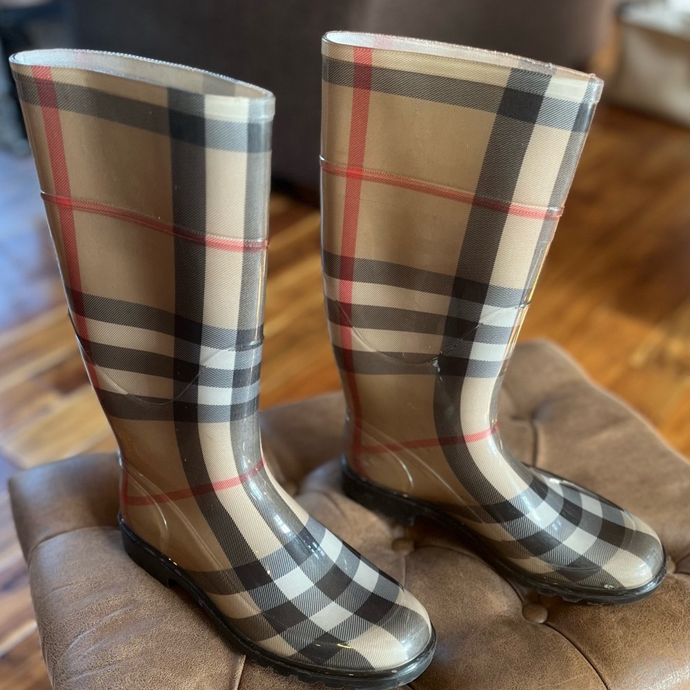 Burberry Plaid Rain Boots in Tan and Black